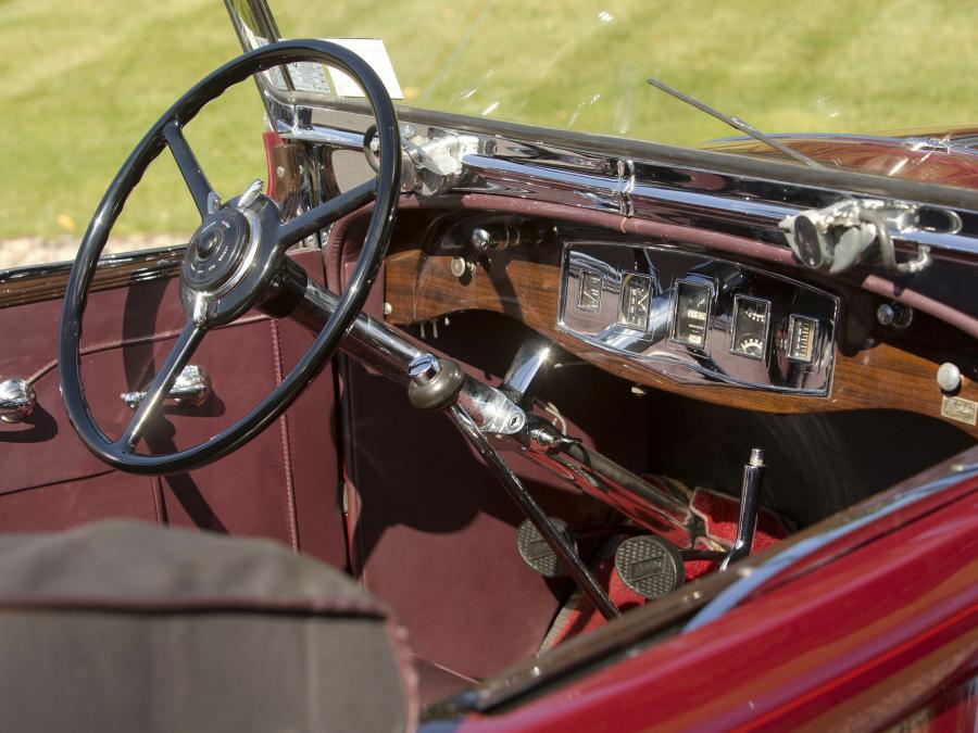 Интерьер Studebaker President Eight State Roadster (Model 80) 1931 года  (фото 35 из 39)